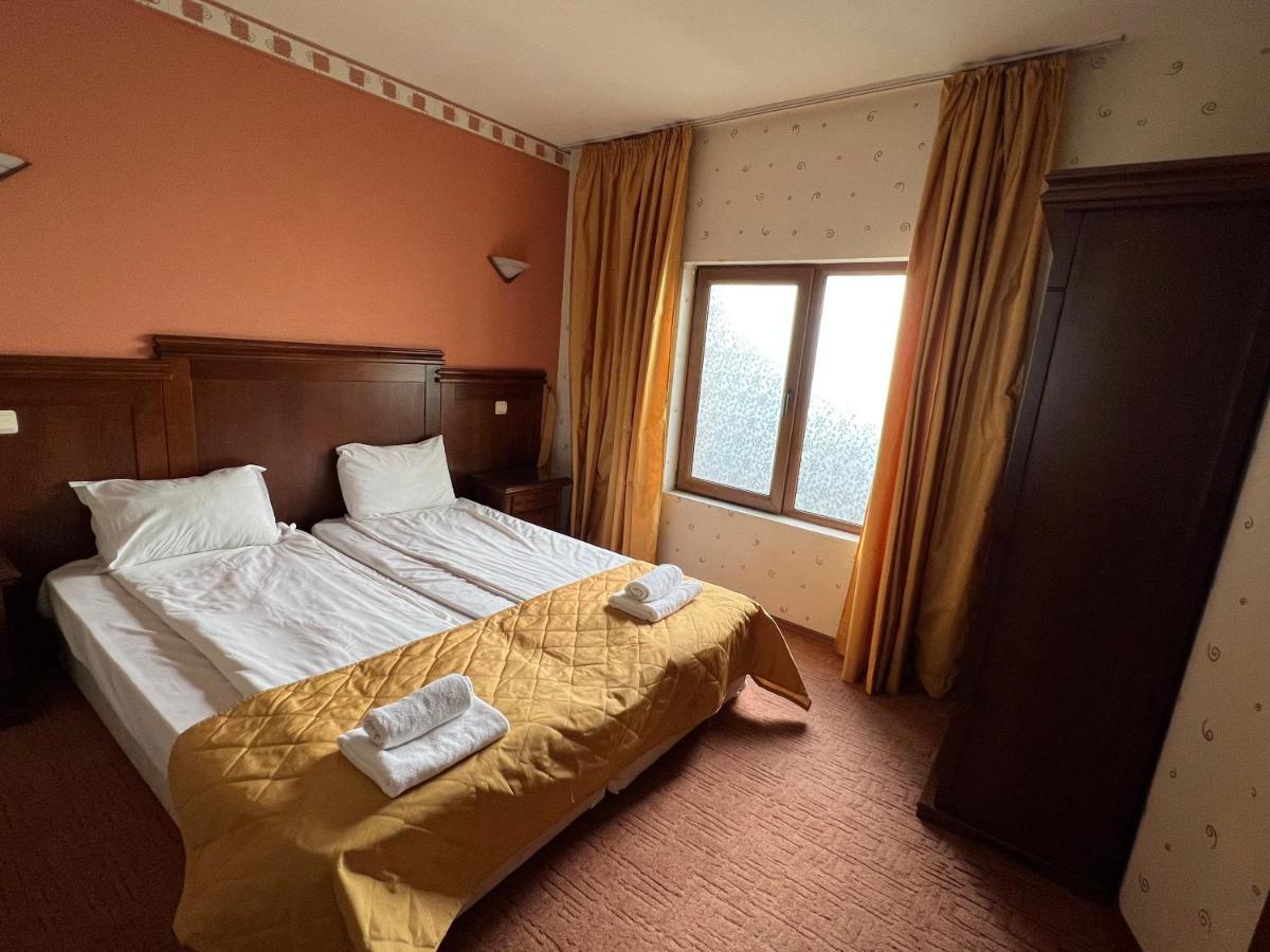 Hotel Bolyari Veliko Tarnovo Luaran gambar