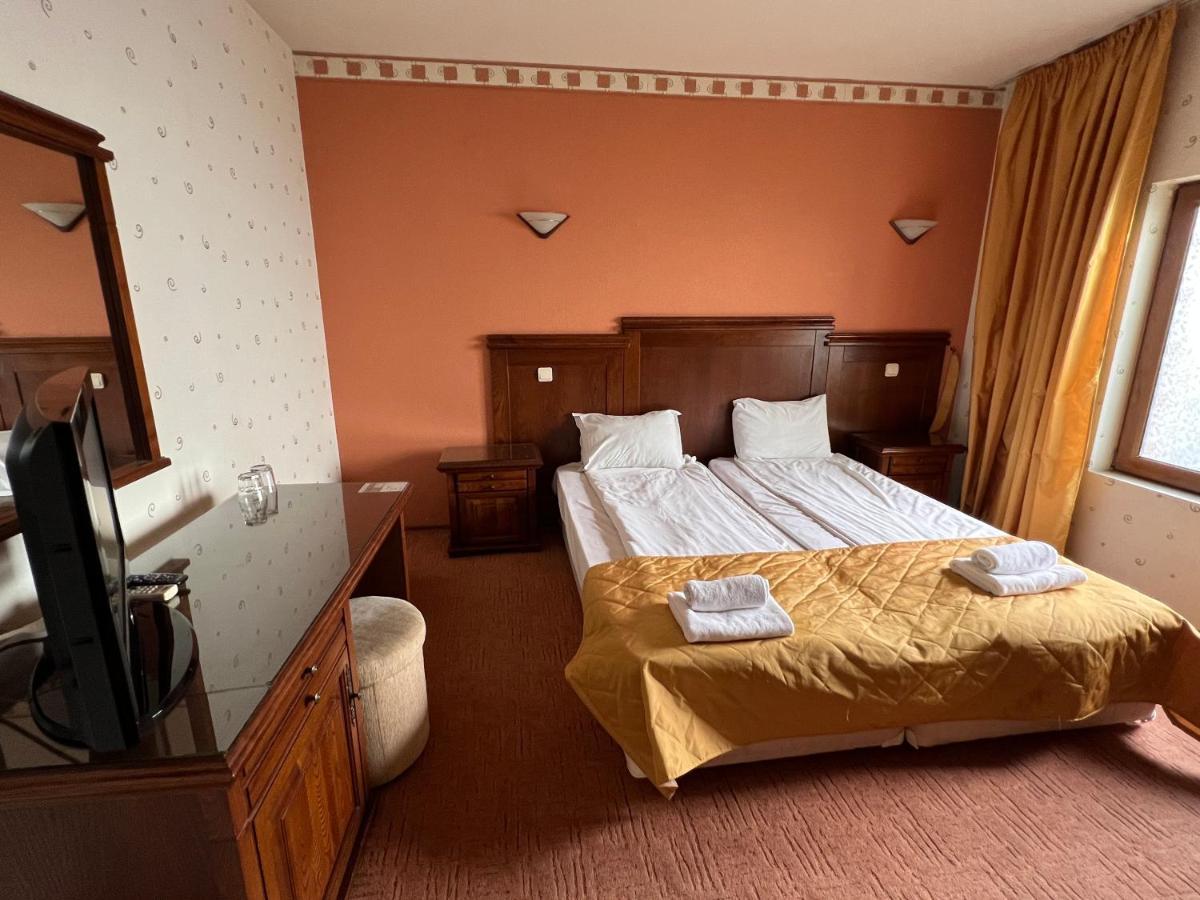 Hotel Bolyari Veliko Tarnovo Luaran gambar