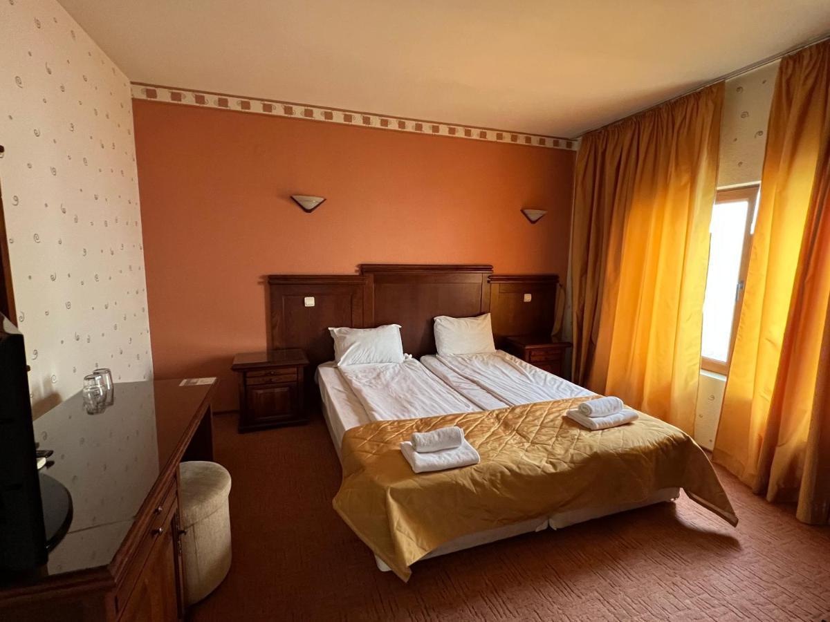 Hotel Bolyari Veliko Tarnovo Luaran gambar