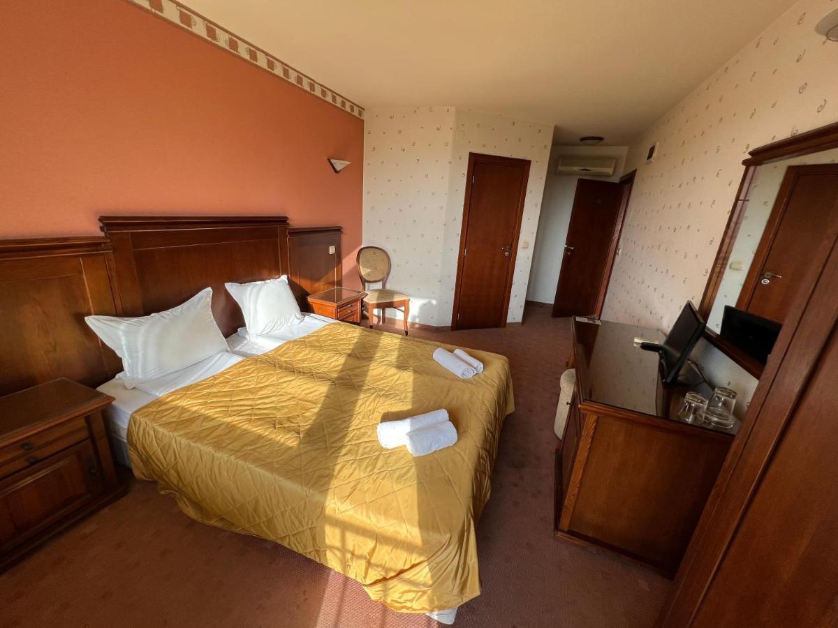 Hotel Bolyari Veliko Tarnovo Luaran gambar
