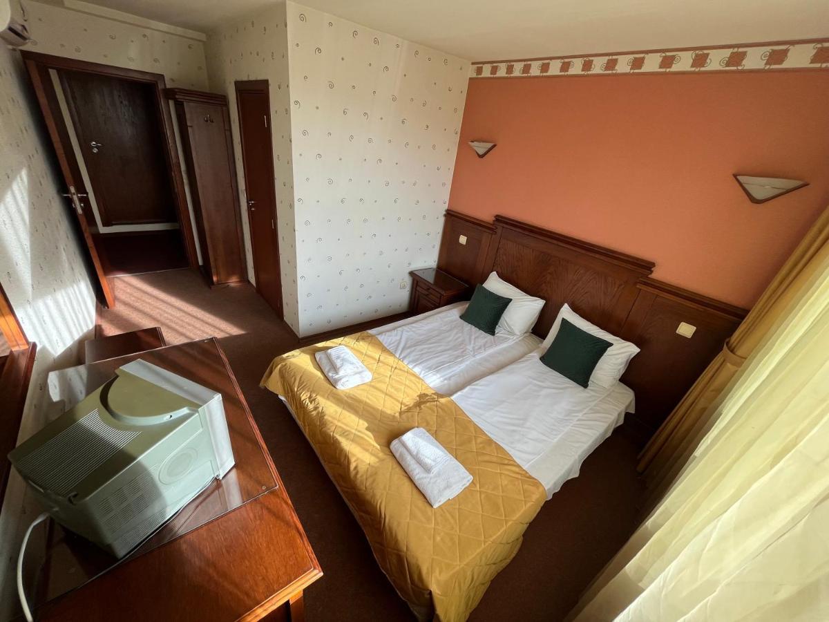 Hotel Bolyari Veliko Tarnovo Luaran gambar