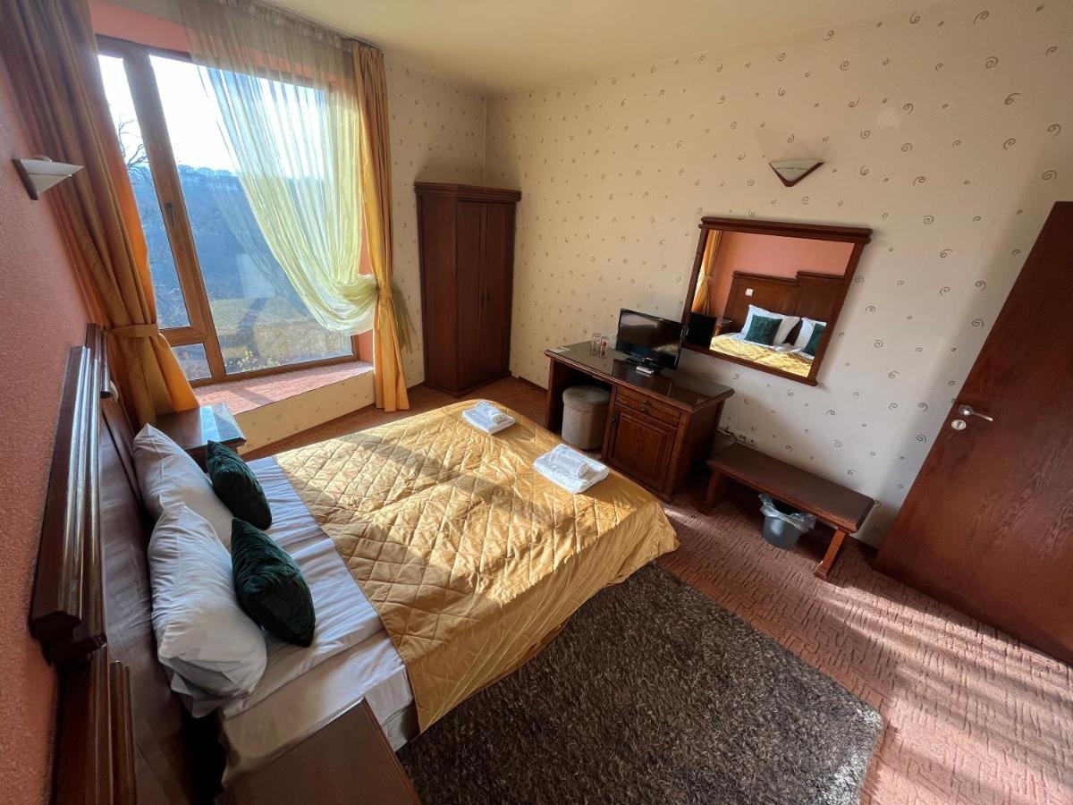 Hotel Bolyari Veliko Tarnovo Luaran gambar