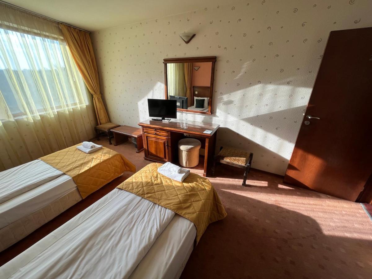 Hotel Bolyari Veliko Tarnovo Luaran gambar