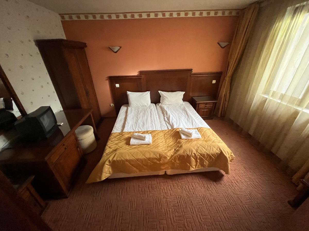 Hotel Bolyari Veliko Tarnovo Luaran gambar